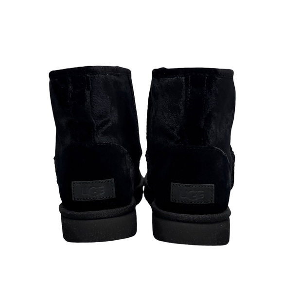 UGG ‼️ CLASSIC MINI BLACK VELVET BOOTS WOMEN’S 10 - Picture 3 of 14